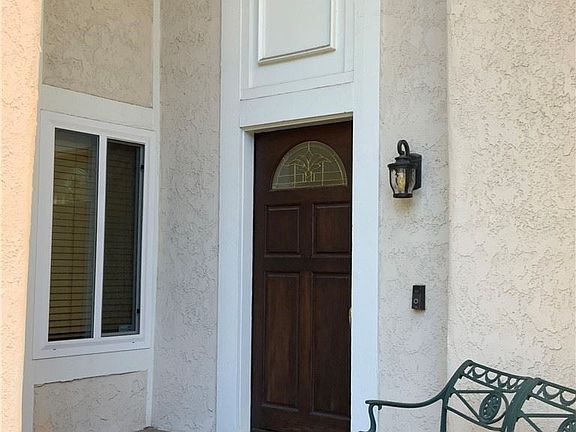 3rd image of 2933 Briarwood Dr
