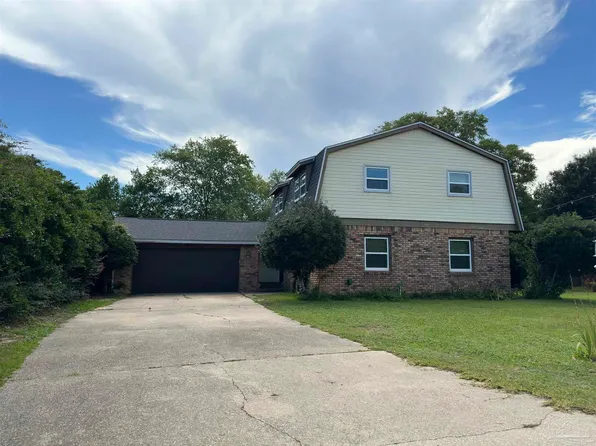 5715 Reynosa Dr, Pensacola, FL 32504