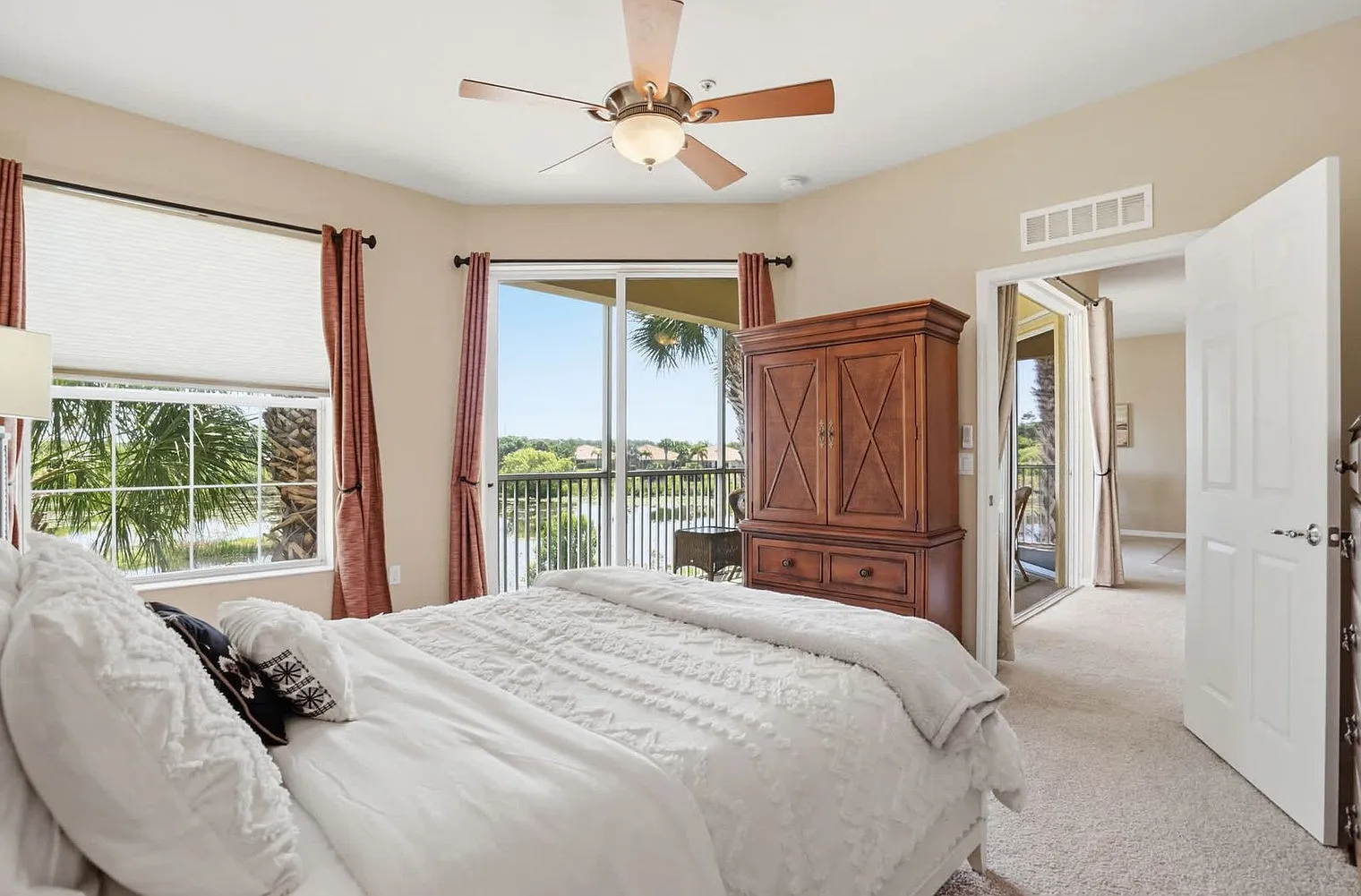 3 bed, 2.0 bath, 1862 sqft, $3,793 — Photo 4