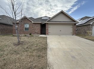 3303 Knoll Dr, Ennis, TX 75119