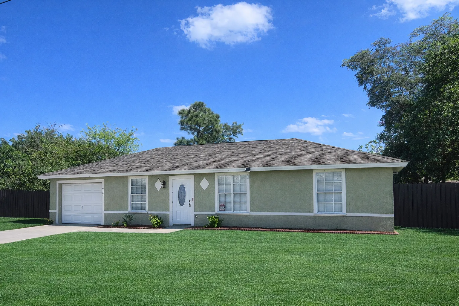 3 bed, 1134 sqft, $1,650 — Photo 1