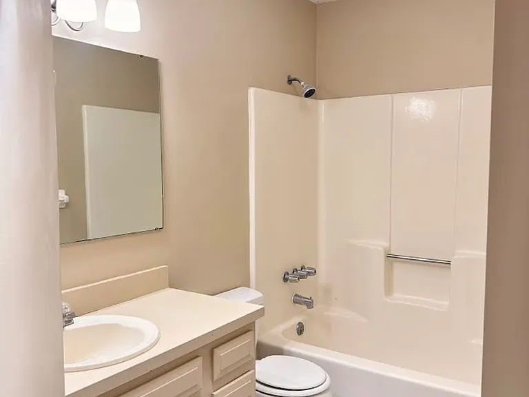 114 Leeward Dr — Photo 11