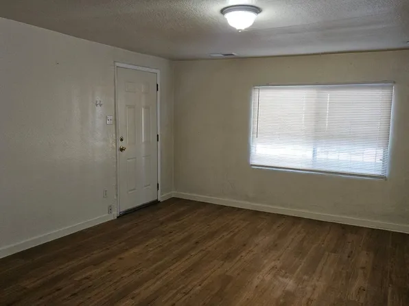 (undisclosed Address), Albuquerque, NM 87105