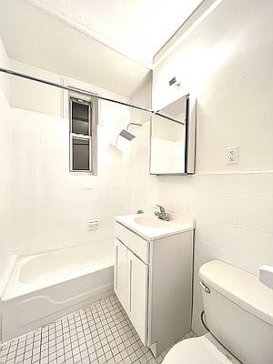 5th image of 234 W 13th St #8