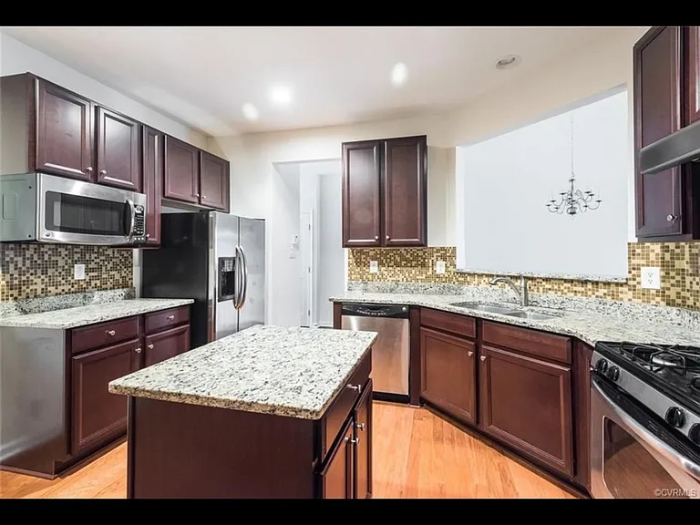 3104 Abruzzo Pl — Photo 5