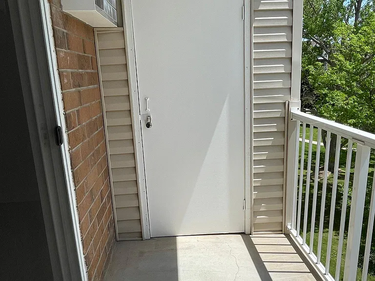 Golden Cir — Photo 10