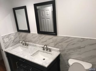 270 10th St #2, Palisades Park, NJ 07650
