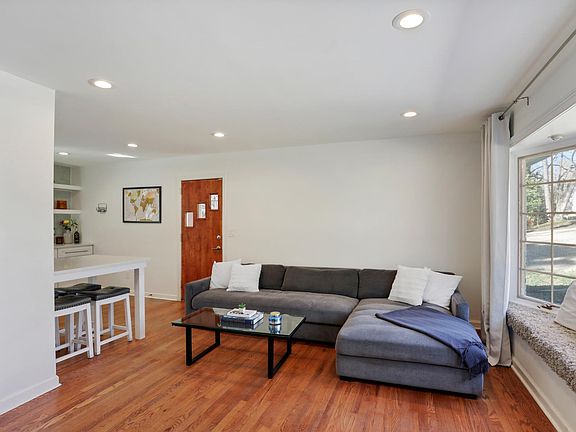 4th image of 2870 Cravenridge Dr