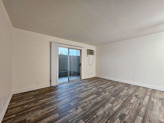 2nd image of 660 S Mollison Ave S #819