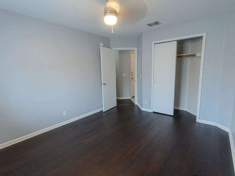 208 Discovery — Photo 6
