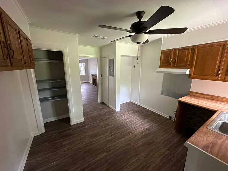 704 Covington Ave — Photo 8