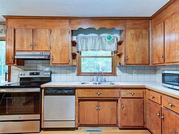 4th image of 15004 Clipperton Dr
