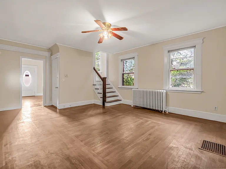 1035 Dixwell Ave — Photo 10