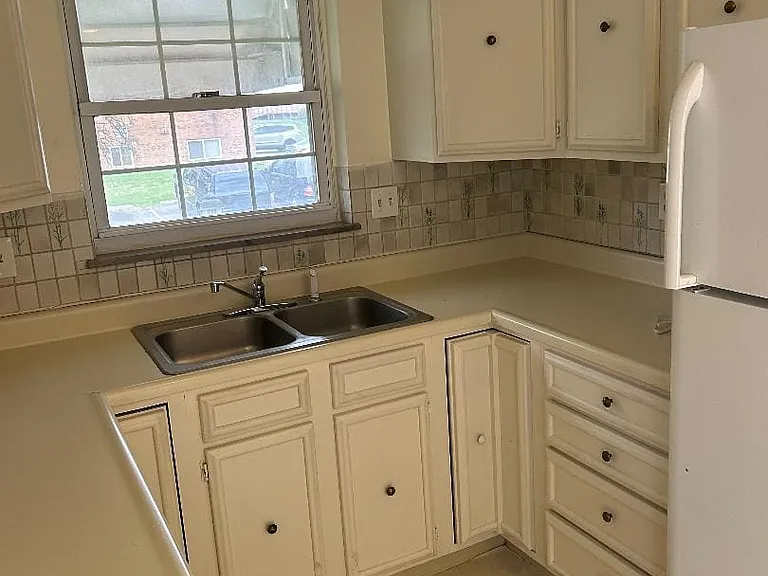1574 Oak Knoll Dr #1 — Photo 11