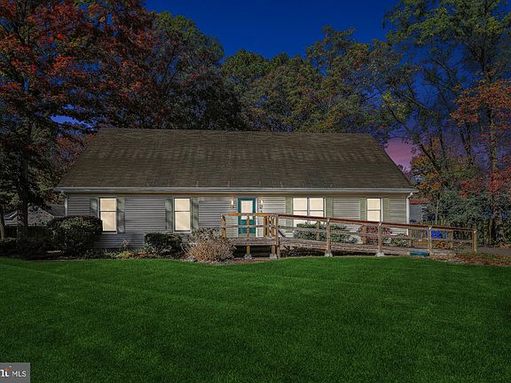 4th image of 34037 Shawnee Dr