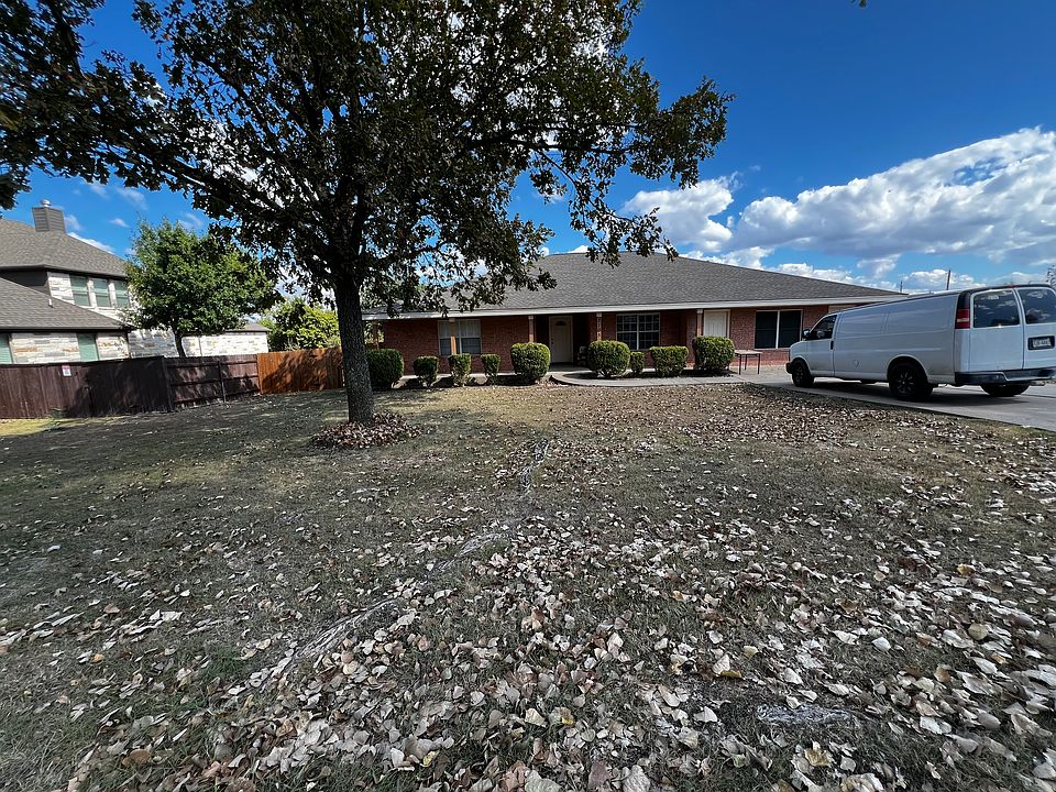1st image of 2105 Oak Vista Dr