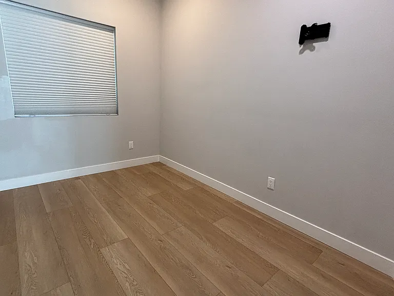 16312 Van Ness Ave — Photo 12
