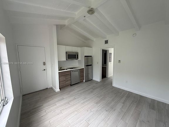 5th image of 1450 Meridian Ave #202