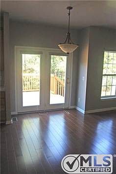 5th image of 2421 Bayview Dr