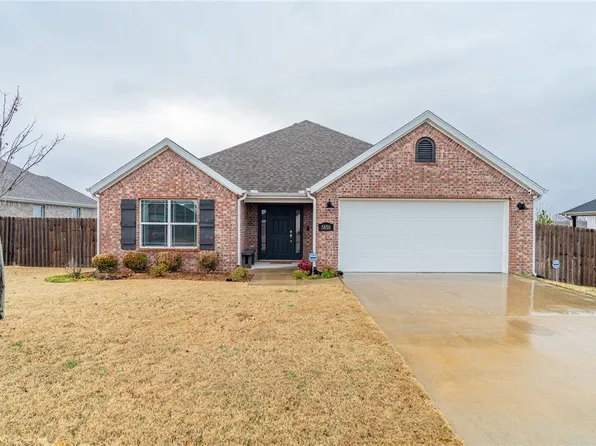 5850 W Mecklin St, Fayetteville, AR 72704