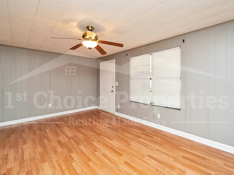 1541 Rainbow Ln — Photo 8