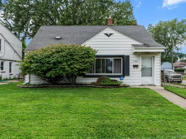 22861 Rosalind Ave, Eastpointe, MI 48021