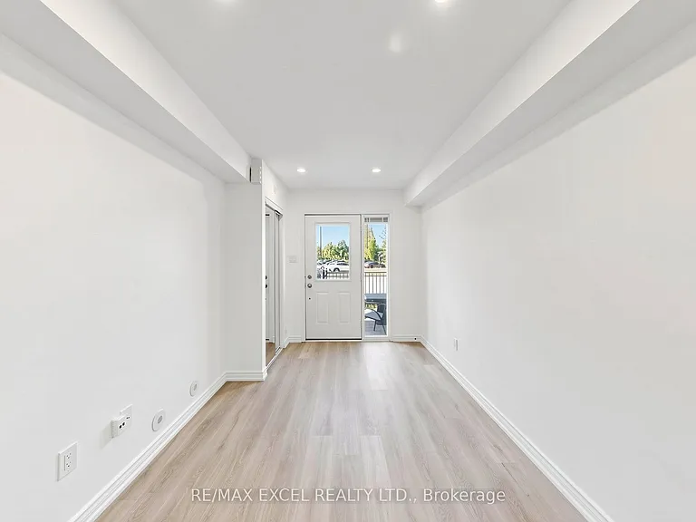 2285 Bur Oak Ave #28 — Photo 7