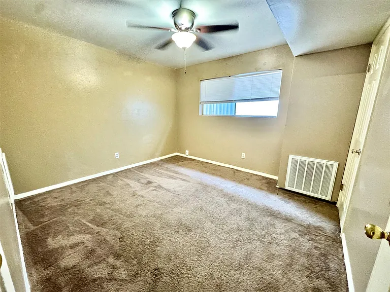 2201 N Grand Blvd #8 — Photo 9