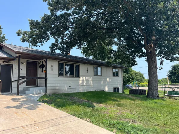 11 Cherry St N, Waite Park, MN 56387