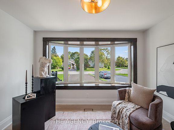 5th image of 26 Webster Dr