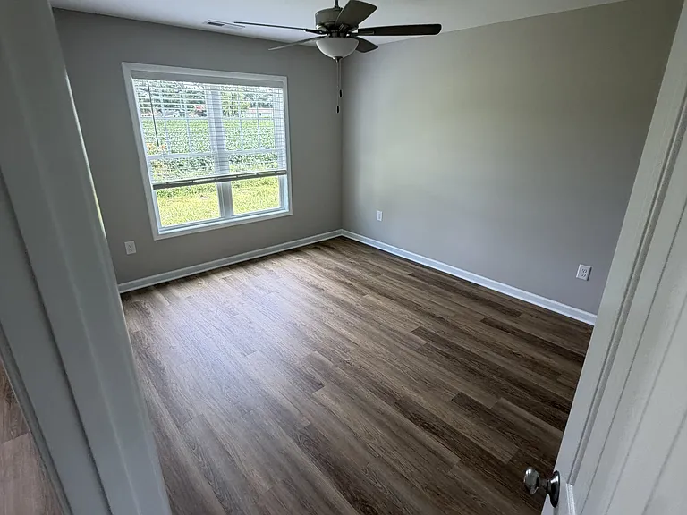 833 Middleton Rd — Photo 8