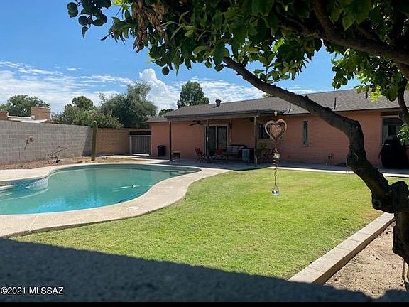 2nd image of 8121 N Bayou Dr