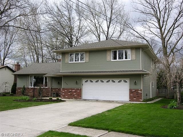 1st image of 385 Briar Lake Dr