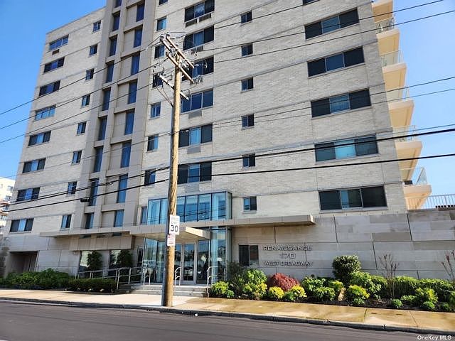 1st image of 170 W Broadway APT 7A