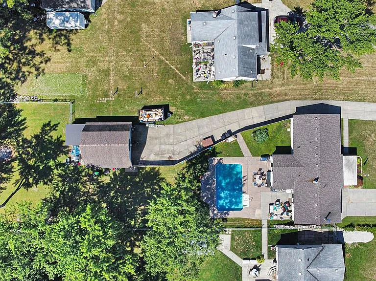 2752 Dashwood Dr — Photo 14