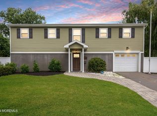381 Campbell Ave, Belford, NJ 07718