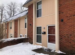 424 College Park Dr, Coraopolis, PA 15108