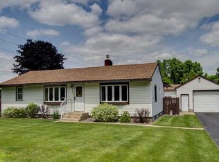 2043 Thom Dr, Arden Hills, MN 55112