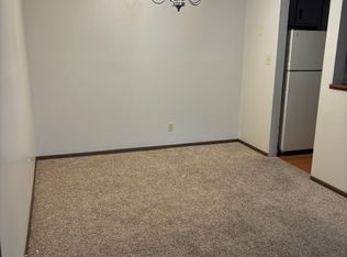 2140 Edgewood Rd NW #8, Cedar Rapids, IA 52405