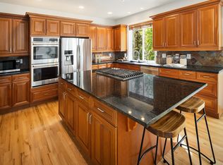 1977 16th Ct NE #A, Issaquah, WA 98029