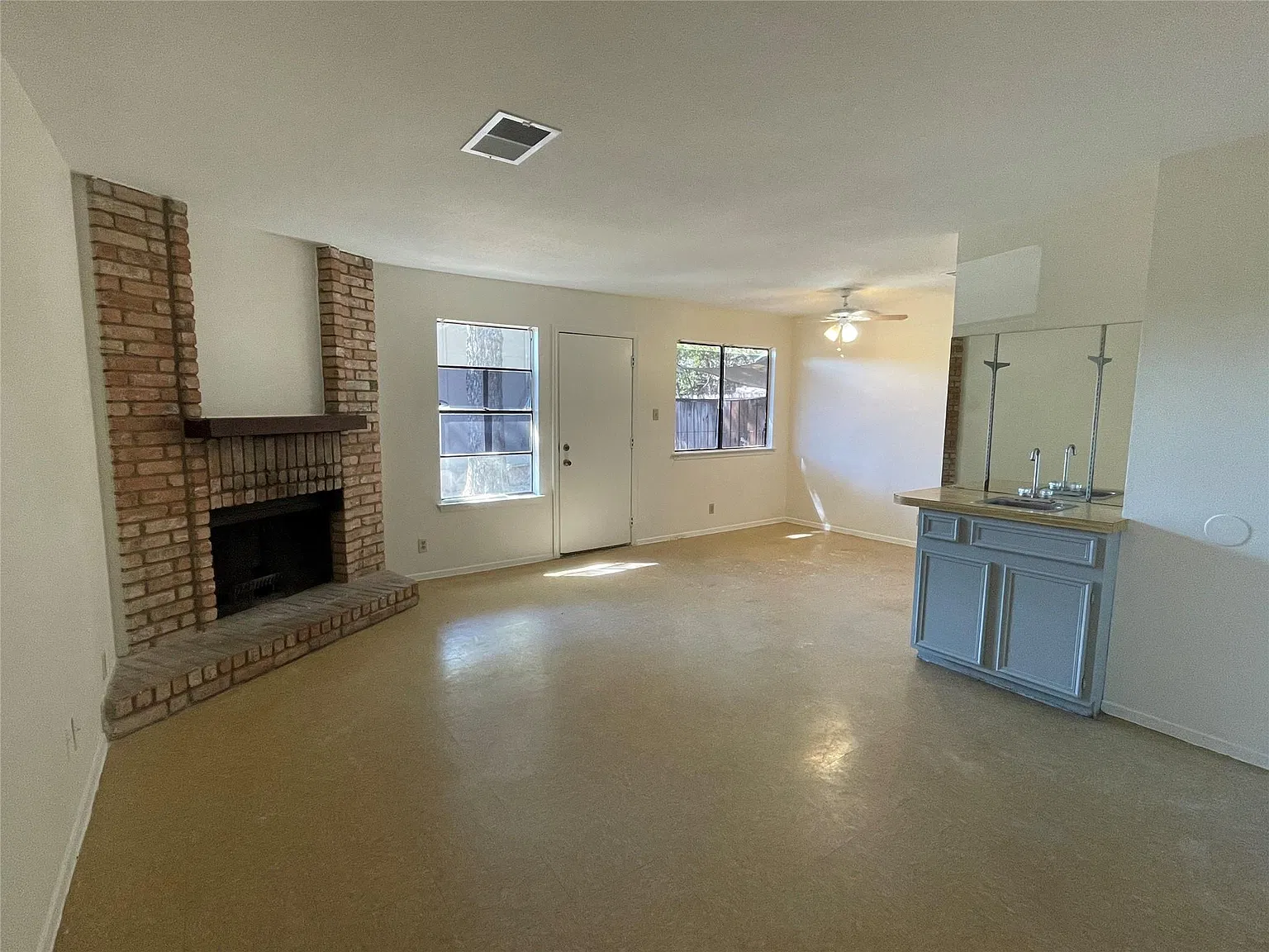 2 bed, 1.5 bath, 950 sqft, $1,395 — Photo 4