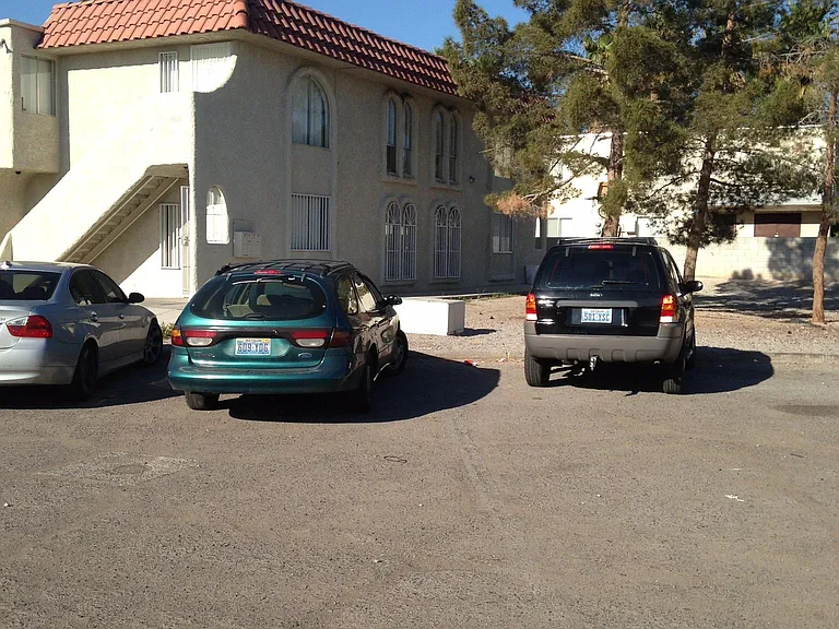 4437 Newsom Cir #C — Photo 1