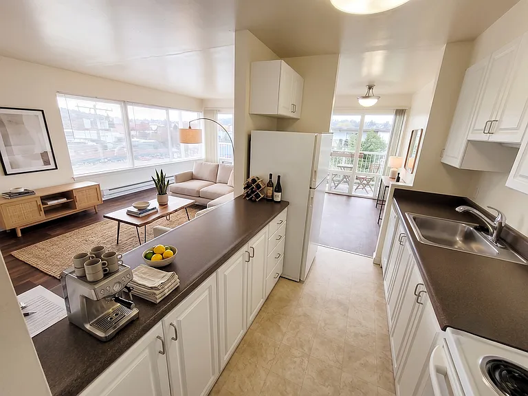 Russell/Central Park in the Heart of Ballard — Photo 82