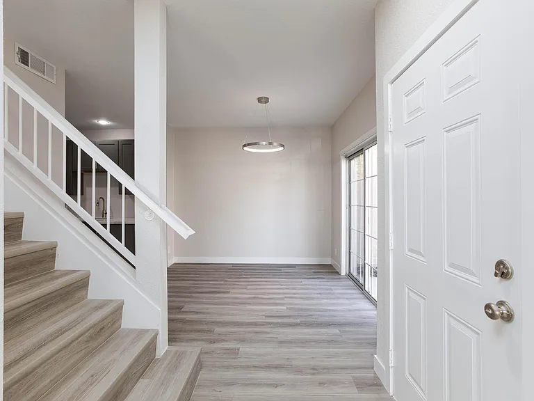 2607 Glen Green Ave — Photo 10