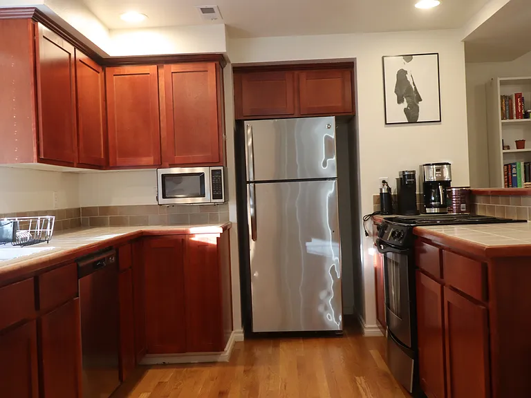 1122 Yakima Ave S — Photo 5