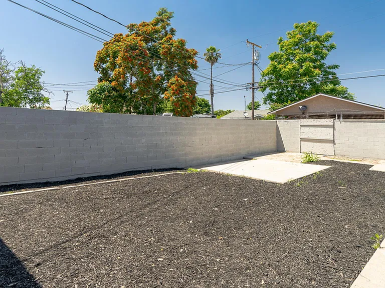 645 S Avenue 647A #647B-649B — Photo 20
