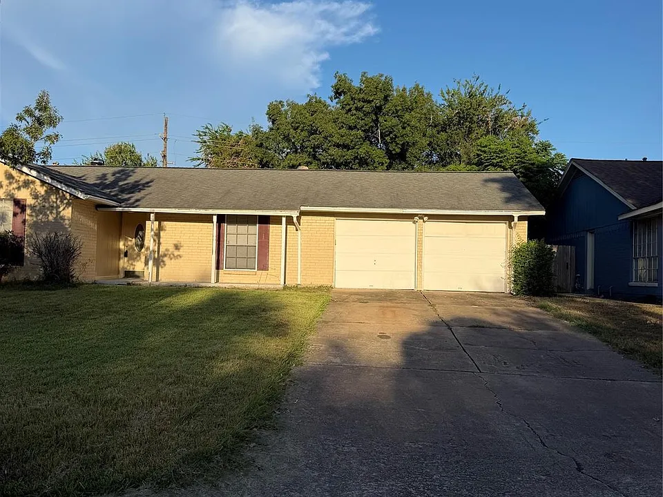 2002 Blindlake Dr