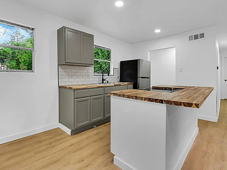 2809 Parrott Ave — Photo 12