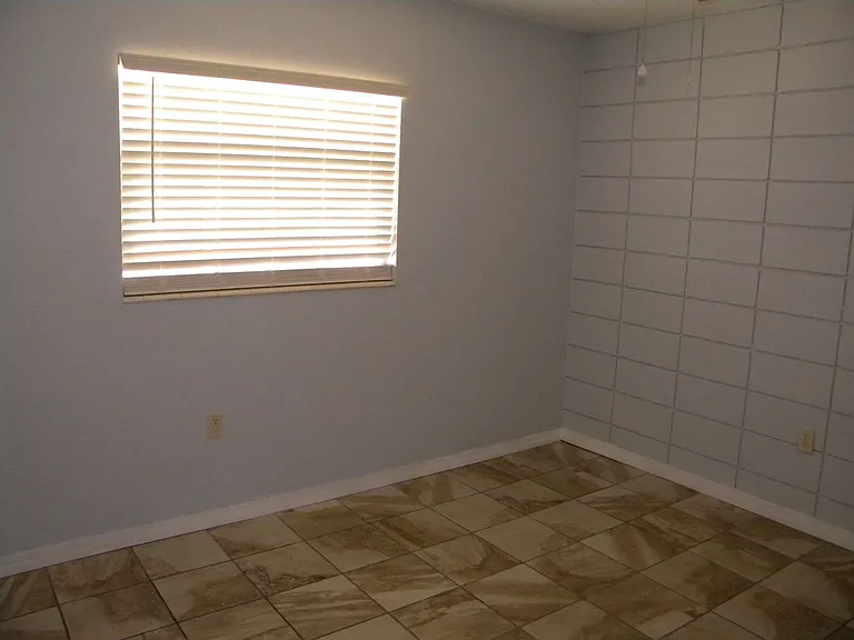 1031 Royal Palm Ave #3 — Photo 12