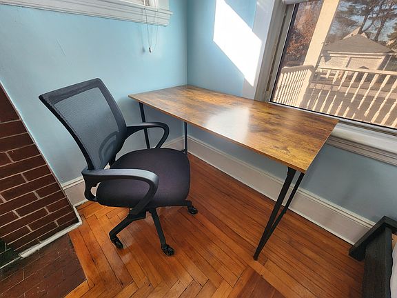 4th image of 44 Woodbine St Room 1A